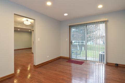 637 Darien Ct, Hoffman Estates, IL 60169 photo 9