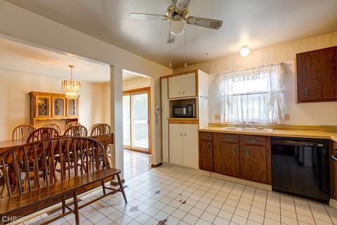 100 Augusta Dr, Mchenry, IL 60050 photo 7