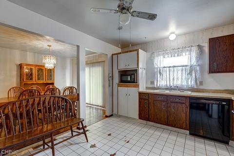 100 Augusta Dr, Mchenry, IL 60050 photo 5