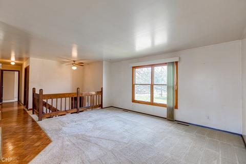 100 Augusta Dr, Mchenry, IL 60050 photo 4