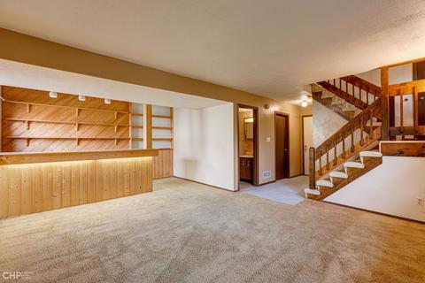 100 Augusta Dr, Mchenry, IL 60050 photo 2
