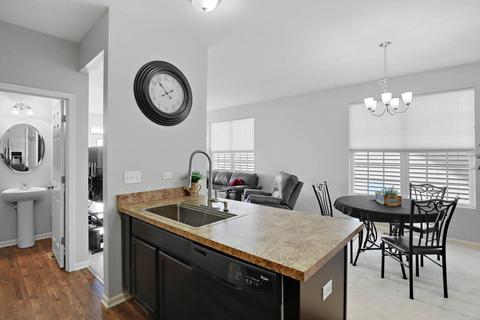 3645 Hyde Park Ct, Elgin, IL 60124 photo 4