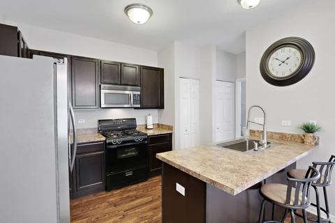3645 Hyde Park Ct, Elgin, IL 60124 photo 2