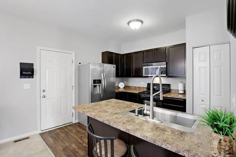 3645 Hyde Park Ct, Elgin, IL 60124 photo 3