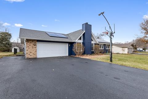 3624 Springwheat Dr, Rockford, IL 61114 photo 2