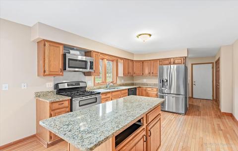 839 Hemlock Dr, Sleepy Hollow, IL 60118 photo 7