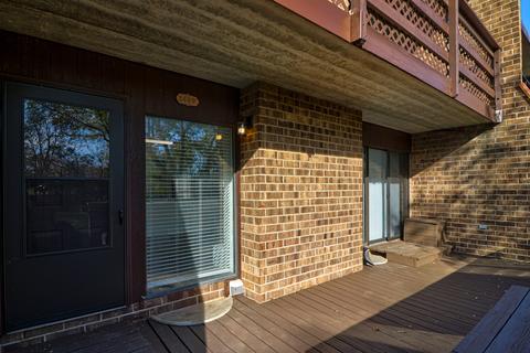 1409 Kenneth Cir, Elgin, IL 60120 photo 2