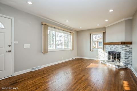 531 W Division St, Itasca, IL 60143 photo 2