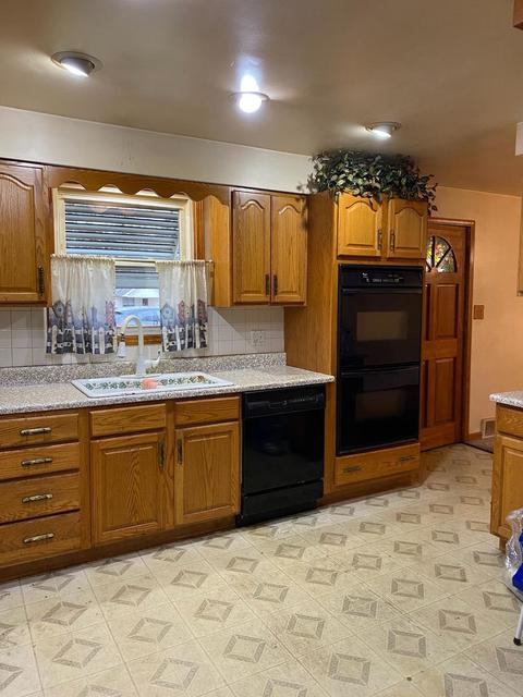 610 Edgebrook Ter, Elgin, IL 60120 photo 3