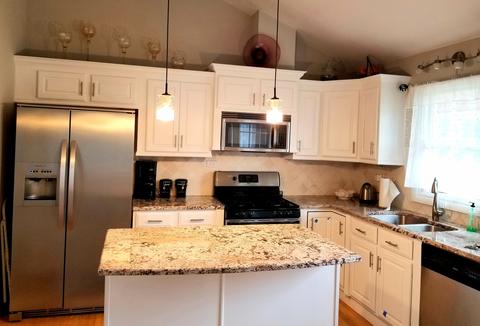 1905 E Pawnee Ln, Mount Prospect, IL 60056 photo 2