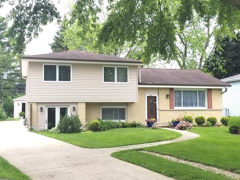 1905 E Pawnee Ln, Mount Prospect, IL 60056 photo 1