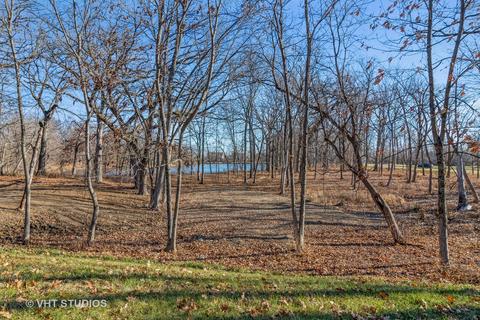 1675 Airdrie Ln, Hoffman Estates, IL 60192 photo 1