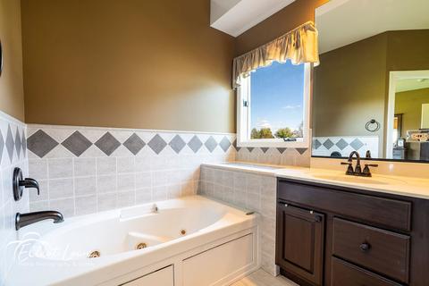 820 Ember Ln, Spring Grove, IL 60081 photo 37