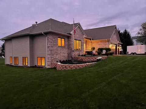 820 Ember Ln, Spring Grove, IL 60081 photo 2