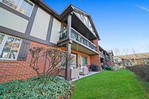 232 Stanhope Dr #B, Willowbrook, IL 60527 photo 6