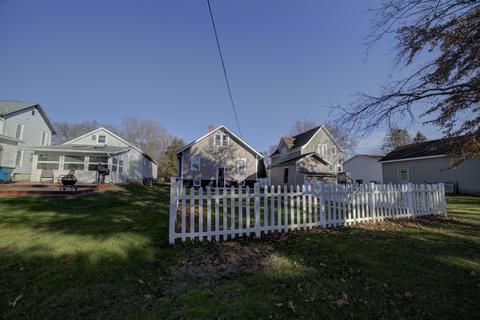 551 E Locust St, Watseka, IL 60970 photo 8