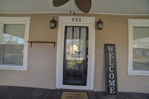 551 E Locust St, Watseka, IL 60970 photo 5