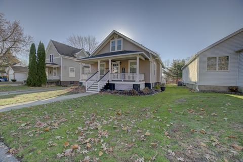 551 E Locust St, Watseka, IL 60970 photo 3