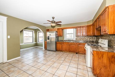 629 N Root St, Aurora, IL 60505 photo 9