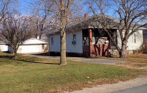 910 E 12th St, Streator, IL 61364 photo 1