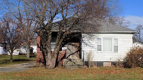 910 E 12th St, Streator, IL 61364 photo 2