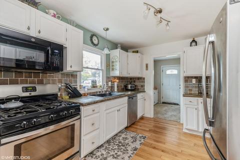 5221 Victor Dr, Mchenry, IL 60050 photo 6