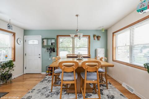 5221 Victor Dr, Mchenry, IL 60050 photo 2
