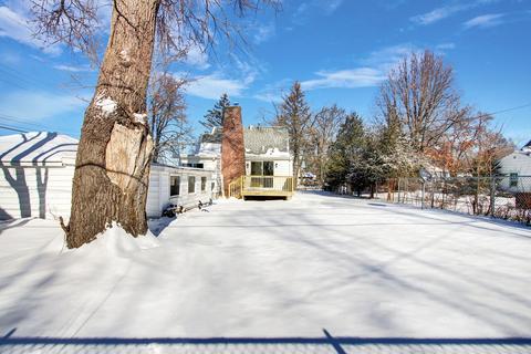 1 E Willow Dr, Round Lake Park, IL 60073 photo 6