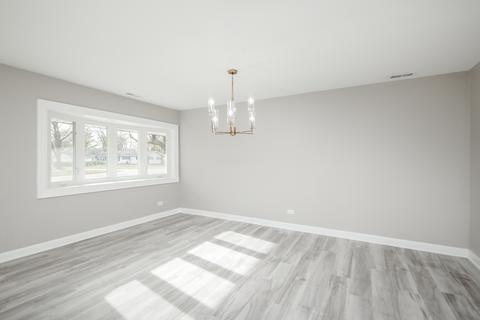 594 Frederick Ln, Hoffman Estates, IL 60169 photo 5