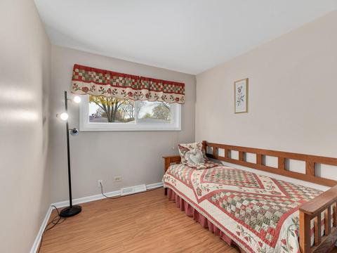 461 Farthing Ln, Des Plaines, IL 60016 photo 12