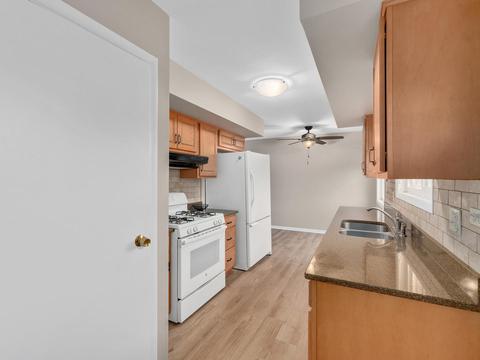 461 Farthing Ln, Des Plaines, IL 60016 photo 8