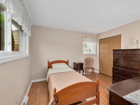 461 Farthing Ln, Des Plaines, IL 60016 photo 9