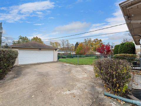 461 Farthing Ln, Des Plaines, IL 60016 photo 23