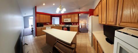5229 Cobblers Xing, Mchenry, IL 60050 photo 2