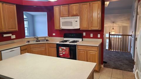 5229 Cobblers Xing, Mchenry, IL 60050 photo 3