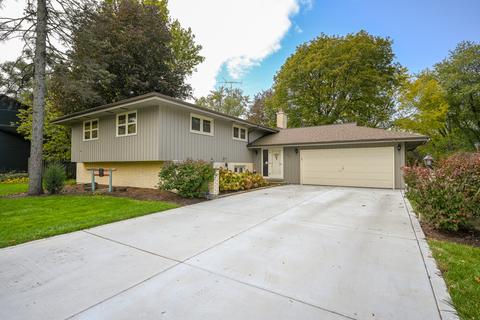 1912 Glencoe St, Wheaton, IL 60187 photo 1
