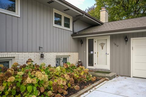 1912 Glencoe St, Wheaton, IL 60187 photo 4