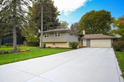 1912 Glencoe St, Wheaton, IL 60187 photo 2