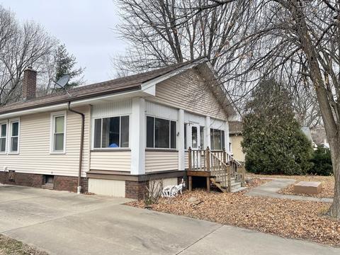 3 Park Pl, Peru, IL 61354 photo 2