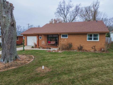 103 Eastview Dr, Normal, IL 61761 photo 2