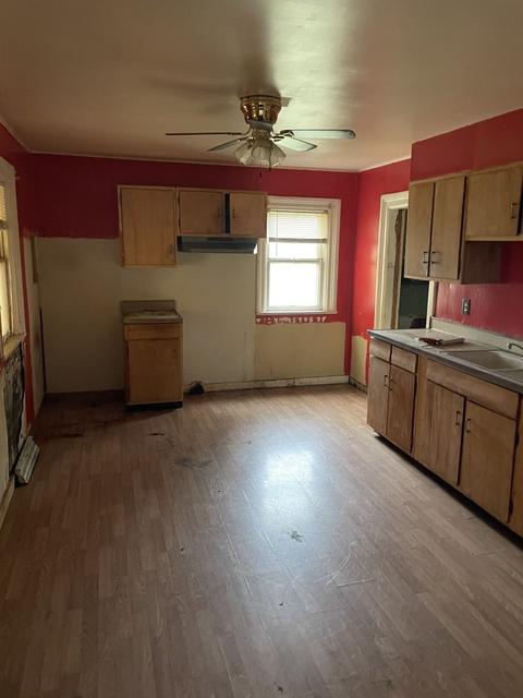 385 W Center St, Sheldon, IL 60966 photo 2