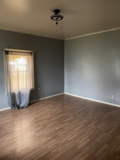 385 W Center St, Sheldon, IL 60966 photo 3