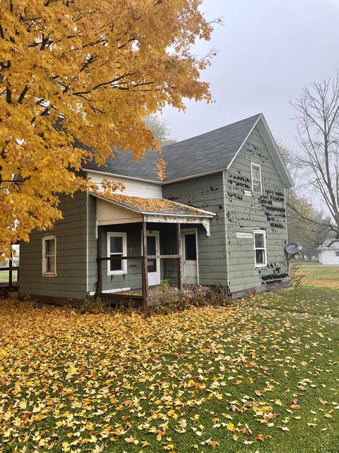 385 W Center St, Sheldon, IL 60966 photo 1