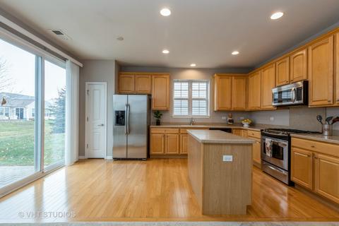 2775 Cascade Falls Cir, Elgin, IL 60124 photo 9