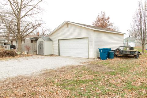 602 N 4th Ave, Chenoa, IL 61726 photo 4