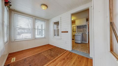 900 Carr St, Elgin, IL 60123 photo 10