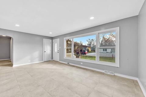 15838 Trumbull Ave, Markham, IL 60428 photo 4