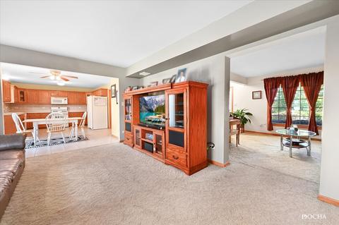 816 Edgewater Dr, Minooka, IL 60447 photo 7