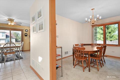 816 Edgewater Dr, Minooka, IL 60447 photo 9