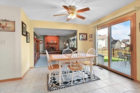 816 Edgewater Dr, Minooka, IL 60447 photo 5